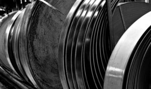 Eduardo Llasat metal 1 300x177