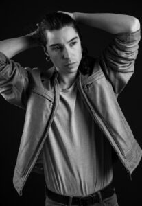 42E3F0F6 8439 46F6 A45E 3BAF45B1E994 207x300