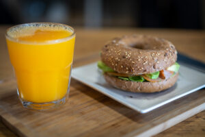 7D646930 C152 4B36 A375 864CD5A6A718 300x200