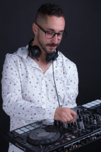 FD32F797 321B 458E 9376 677D29EC871E 200x300