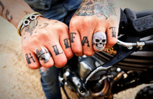 Motero Tatuajes Anillos 300x195