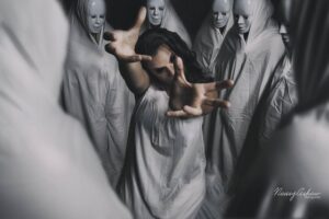 16 monstruo min 300x200